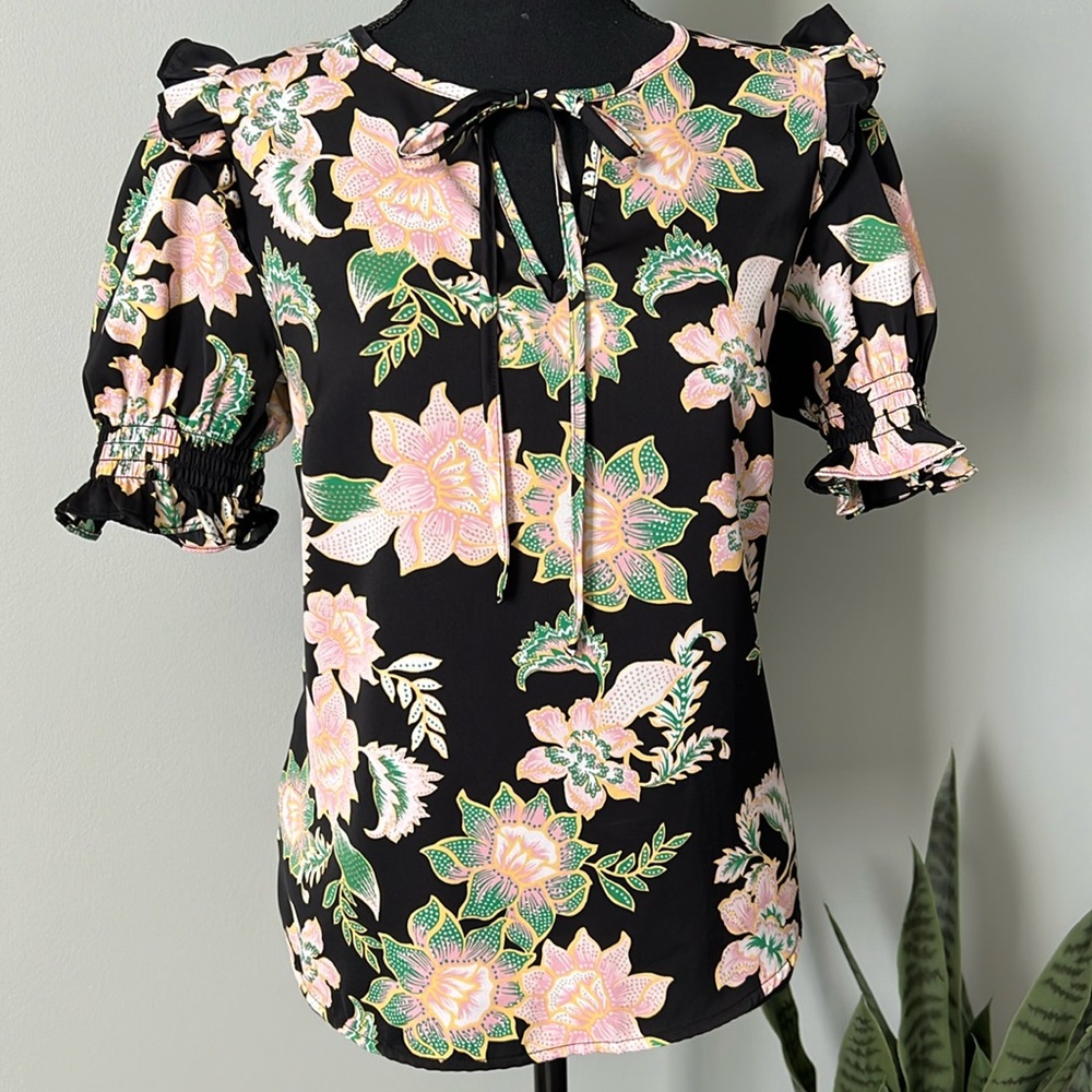Who What Wear Floral Ruffle 1/2 Sleeve Top Size XS